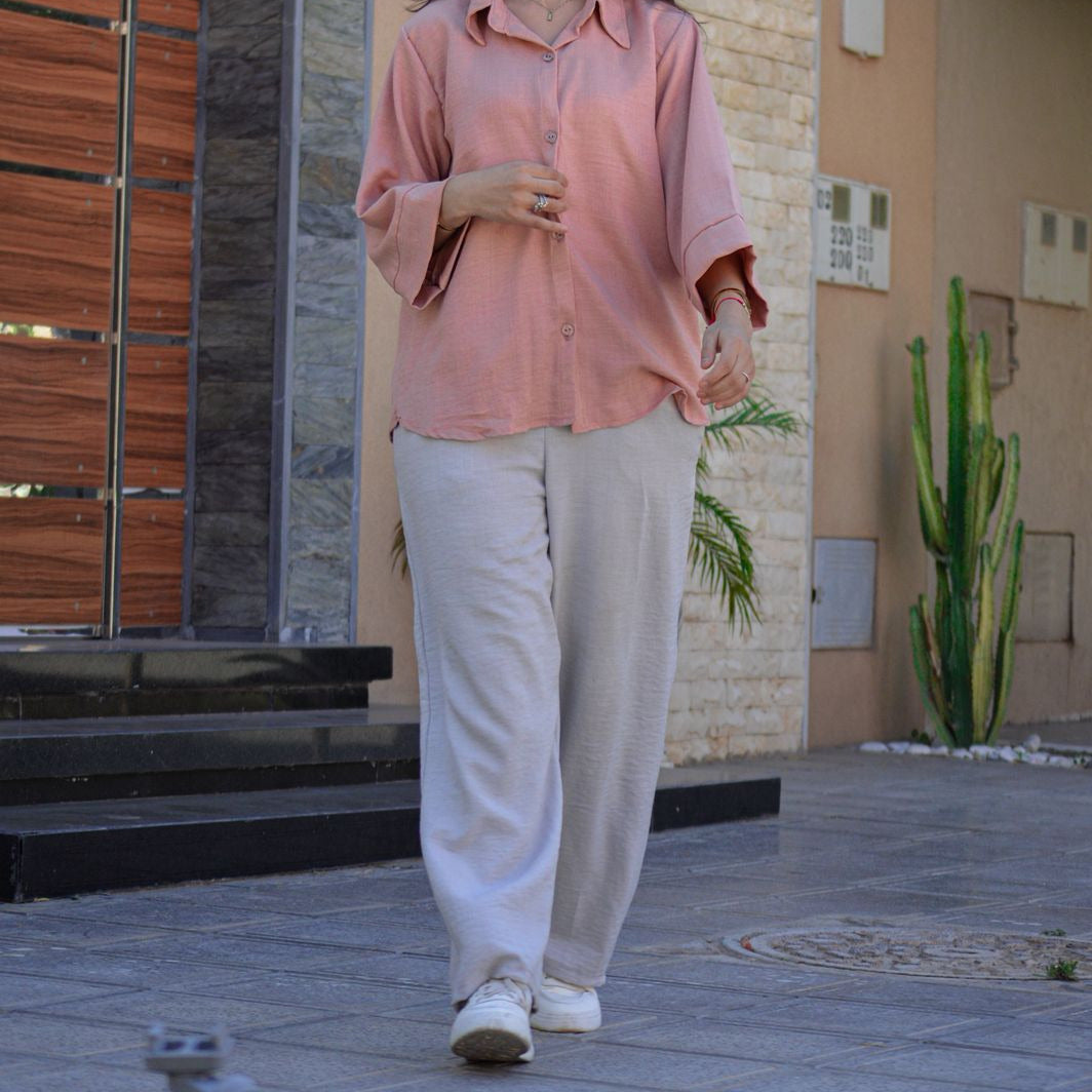 Chemise et pantalon look casual chic